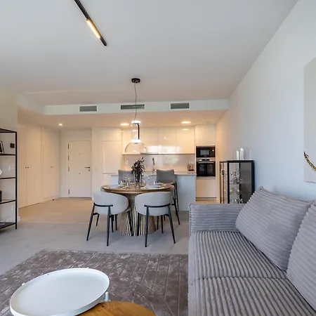 Modern With Sea View And Terrace * 埃斯特波纳