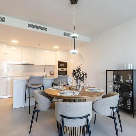 Modern With Sea View And Terrace Estepona
